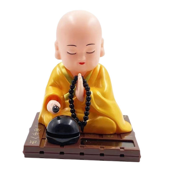 Liten munkfigur solcellsbil leksak bobble head leksak bil prydnad S gul