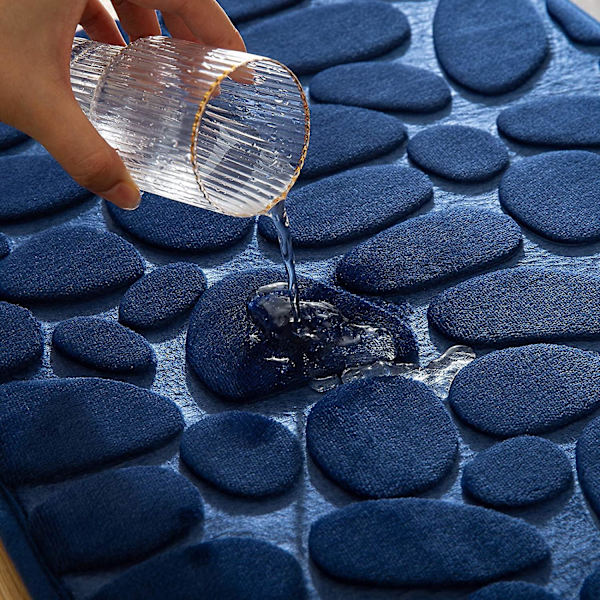 1 stk inngangsdørmatte badematte minneskum hydrofil kiledesign superfin fiber sklisikker myk for baderom badekar kjøkken 50x80cm mørk blå