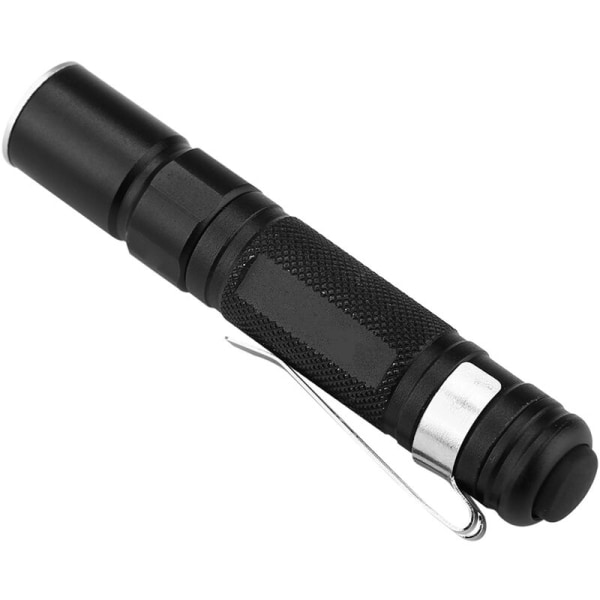 Bärbar Mini LED Pen Clip Ficklampa Teleskopisk Zoom Ljus Ficklampa för utomhuscamping