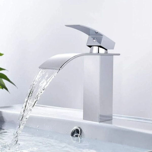 Vattenfallsvattenkran, badrumsblandare i mässing, handfatblandare med stort vattenutlopp, varmt och kallt vatten tillgängligt