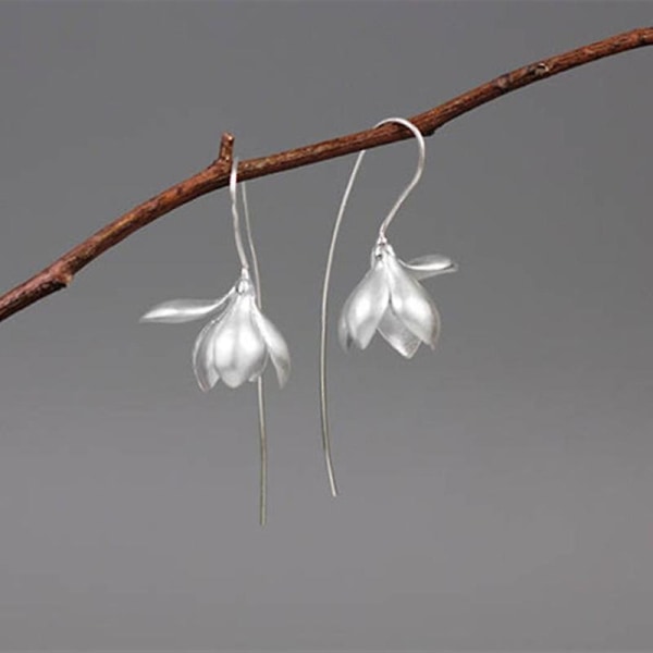 S925 Sterling hopea korvakorut Tyylikkäät Magnolia Flower Drop Korvakorut Natural