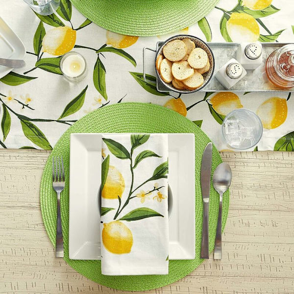 Sats med 4 st placemats PP bordsnät runt tvättbar värmebeständig halkfri 38cm grön