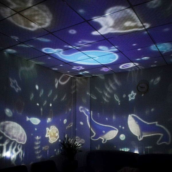 Nattlampa Projektionslampa Universum Stjärnprojektor Nattlampa 360 Graders Rotation Färgglad Havsvärldslampa Gåvor till Barn