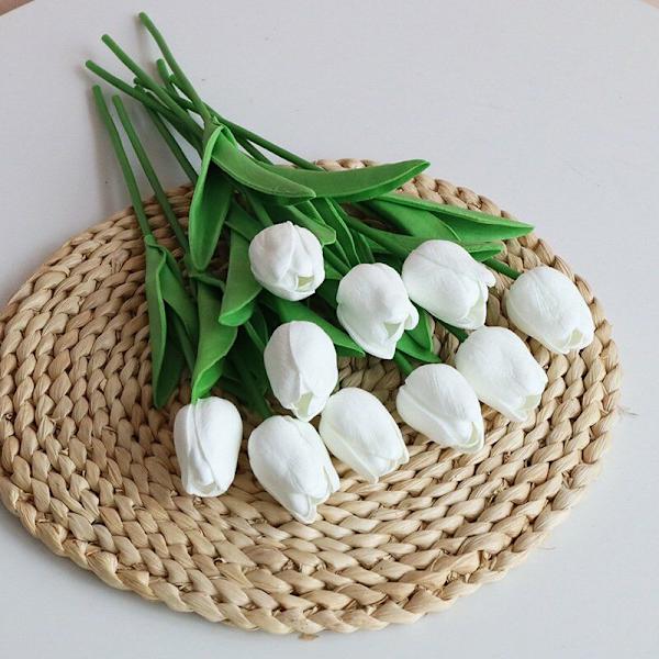 Simulerad blomma, tulpan, konstgjord blomma, latexmaterial, äkta touch, bröllopsrum, familjehotell, fest, inredningsstudie, DIY-dekoration