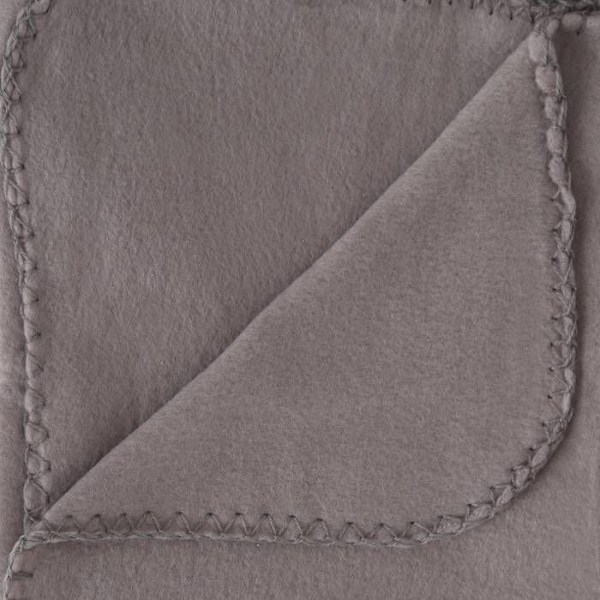Fleece tæppe - fleece - lysegrå - 125x150 cm - Lysegrå - Atmosphera indretningsarkitekt Grå