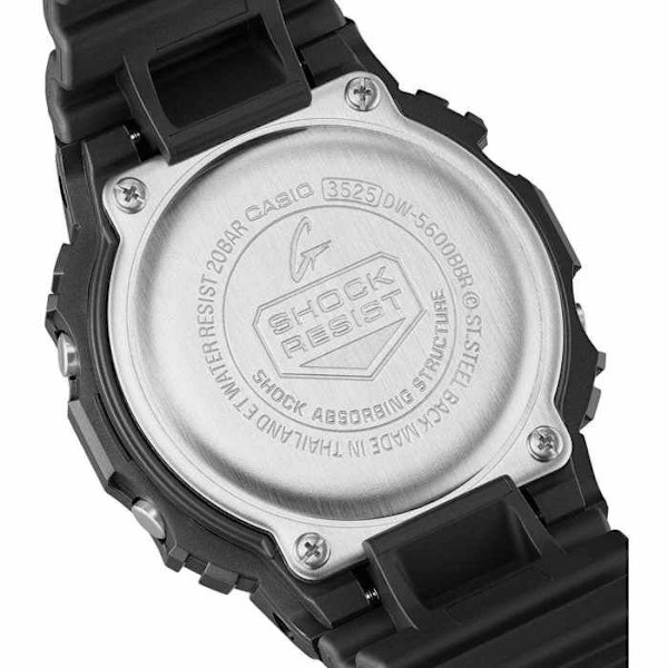 Klocka - Casio - DW-5600BBR-1ER - Svart Plast - Vattentålig 20 bar - Digital Svart