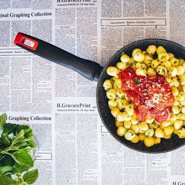 Stegepande - Monix - M810028 - 28 cm - Stål - Non-stick - Alle varmekilder kompatible