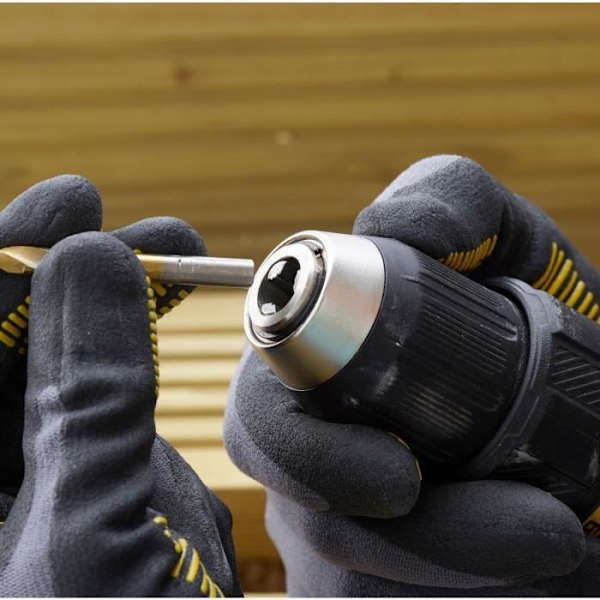 60 Nm borstlös borrskruvdragare - Litium 18V - 2 batterier 2Ah - STANLEY FATMAX V20 - SFMCD710D2K-QW Gul