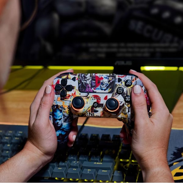 Langaton ohjain - FRTEC BATMAN - Bluetooth, RGB LED-valolla, PC- ja PS4-yhteensopiva, akku 10 tunnin akunkestolla