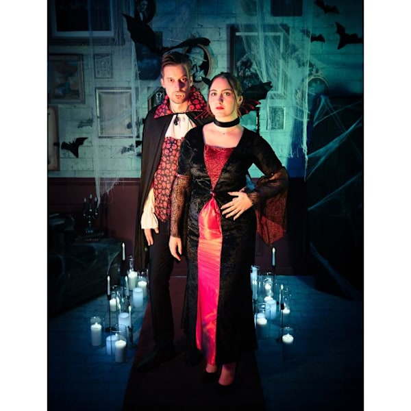 Gotisk Halloween vampyr kostume til voksne - MisterFiesta - 2 i 1 skjorte - Sorte bukser - Sort kappe Svart, Röd, Vit