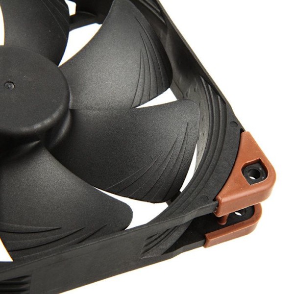 NOCTUA Ventilator til PC-kabinet NF-A14 iPPC-2000 IP67 - PWM på 140mm/2000rpm sort