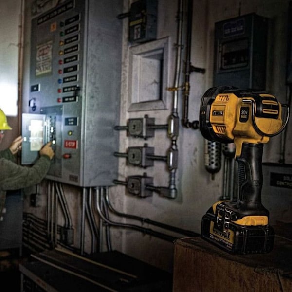 LED-lamppu XR 18V - DEWALT - DCL043-XJ - Ergonominen kahva - Ripustuskoukku