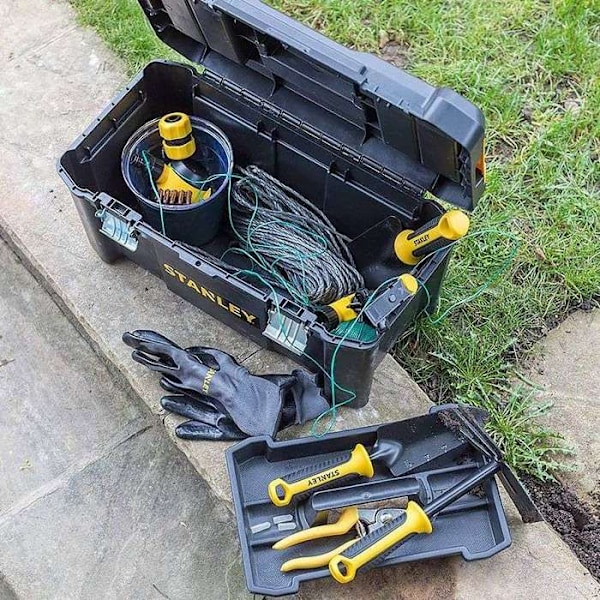 STANLEY CLASSIC LINE -TYÖKALULAATIKKO 50CM METALLIKIINTEÄ