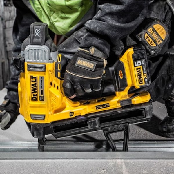 DEWALT DCN890P2 langaton viimeistelynaulain - 18V 2 x 5 Ah Li-Ion betoni ja teräs