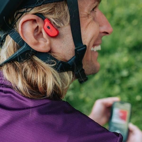 Langattomat urheilu kuulokkeet - SUUNTO Wing - Luujohteinen - Powerbank mukana - Punainen röd och svart
