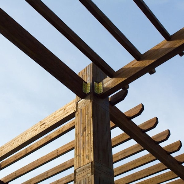Reikävahvistuskulma teräksestä puurakenteiden kiinnittämiseen - AMIG - 100 x 100 x 2,2 mm