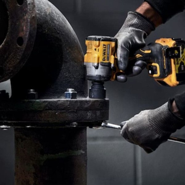 DeWalt DCF922N johdoton iskuohjain - 1/2" - 18V