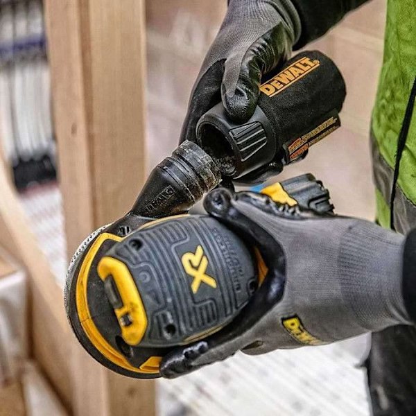 DeWALT DCW210N Monitoimileikkuri hiiliharjaton työkalu 18V Paljaana versiona
