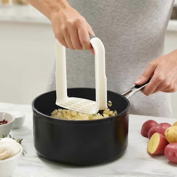 Potetmoser i plast, ergonomisk med sklisikkert grep og panneskrapefunksjon