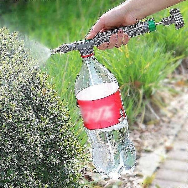 Justerbart sprayhode for vanning av planter og hager, manuelt pumpeverktøy