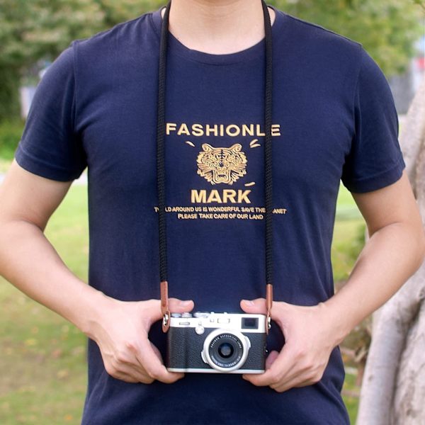 Pehmeä kameran kaulahihna, yhteensopiva Sony A6100 A6600 A6000 A6300 A6500 A6400 RXIR II RX10 IV X100F X-T30 X-T3 X-T4 X-T20 X-T2 X100T -kameraan, musta