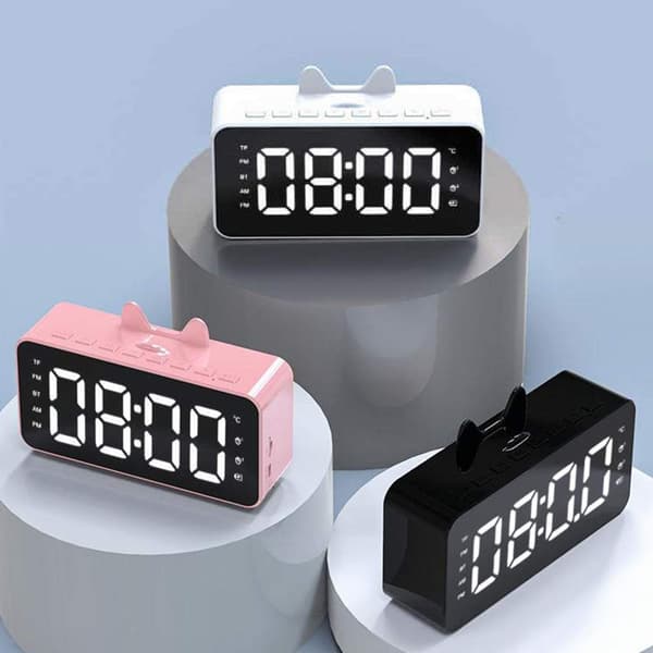 Elektronisk klocka Elektronisk klocka Digital display Skrivbordsklocka Student sovrum skrivbord väckarklocka Säng Bluetooth-anslutning Minneskort rosa