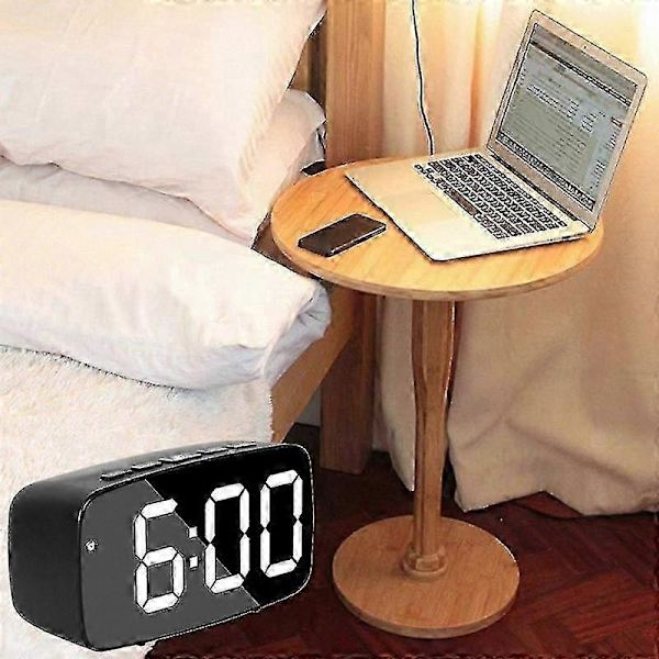LED Digital Väckarklocka med USB, Grön Display, 12/24H Tid, Datum, Temperatur, Snooze, Resevänlig Bordsklocka
