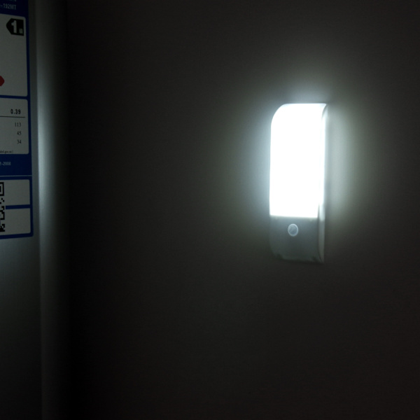 Rörelsesensorlampor, LED Super Bright Under Cabinet Lights, 1000mAh USB Uppladdningsbara Garderob Nattlampor med Magnetremsa (2 Pack)
