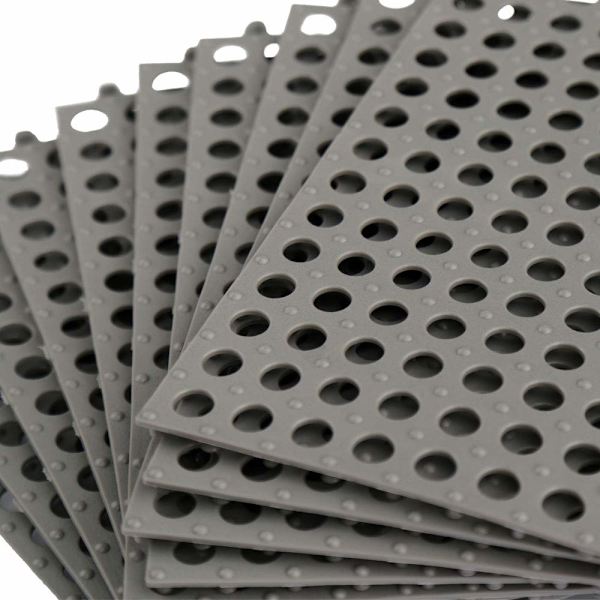 10 stk sammenlåsende PVC-gulvfliser med massasjedreneringshull - DIY-størrelse sklisikre gulvfliser Matte - for bassengdusj Dyreområde Hyttedekk Innendørs/utendørs