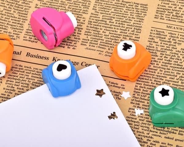 Sæt med 5 mini-hulmaskiner i forskellige farver til scrapbooking