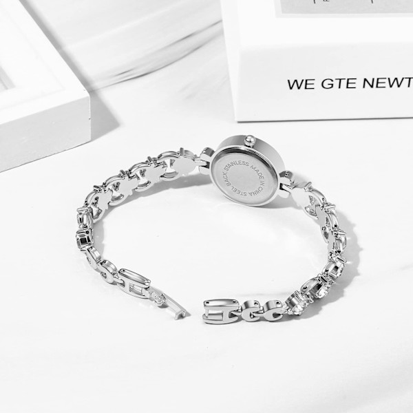 Elegant analog kvartsur för kvinnor, rektangulär klocka med romerska siffror och strass, armband i metall, roséguld/silver