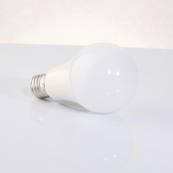 2 st LED E27 Skruvlampa, 9W (motsvarande 60W), Varmvit, Dimbar