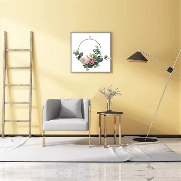 Metallkrans med blommor och grönska, väggdekoration för bröllop