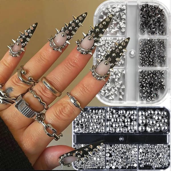 3D Mini Metall Punk Neglekunst Studs Blandede Størrelser Gull Kjegle Pigger