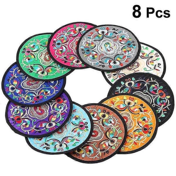 8 stk. broderte koppebrikker, vaskbare brokade krusunderlag, varmeisolerende matte for drikker (assortert)
