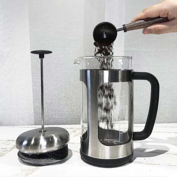 2 stk. kaffeskje i rustfritt stål med valnøtthåndtak