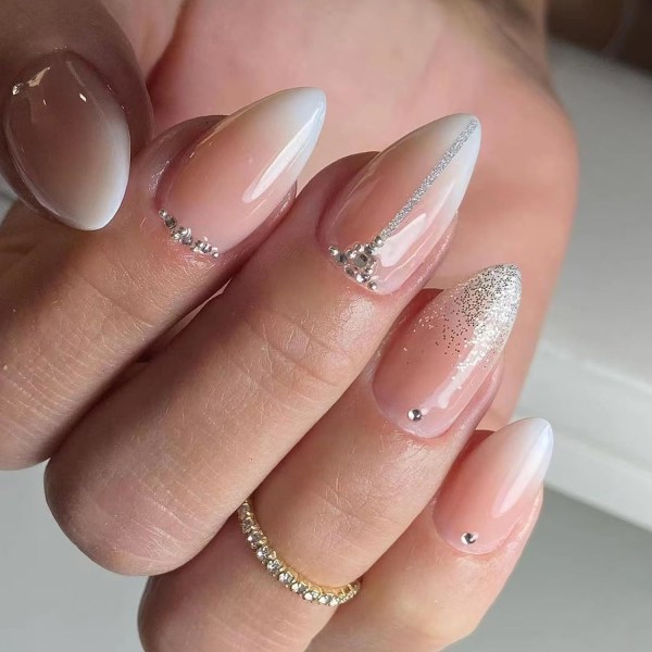 Tryk på negle Mandelform, franske falske negle Medium Pink Gradient Fake Negle med Glitter Rhinestones Design, blank fulddækkende lim på negle