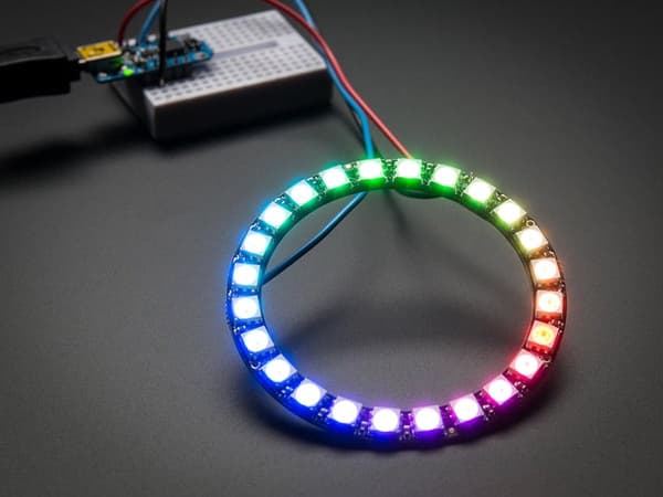 24 RGB Neopixel LED-rengas integroiduilla ohjaimilla