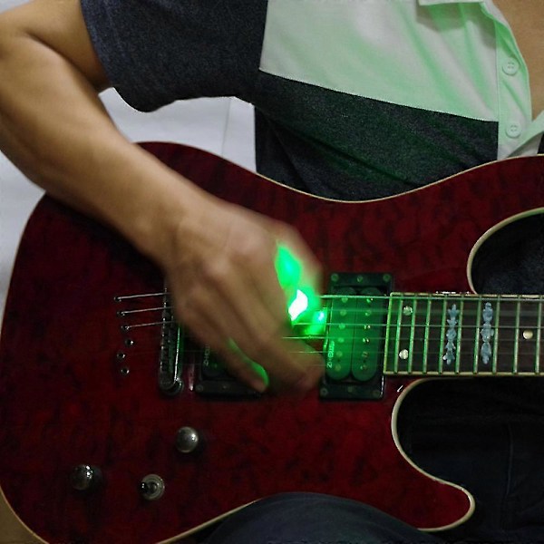 Snygg LED-upplyst lysande gitarrplock Touch Luminous Elektrisk Gitarr Ukulele Bas Plectrum Kreativa Gåvor white