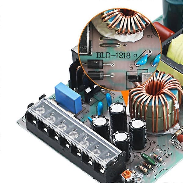 LED Strømforsyning Transformator 12V 10A Universell Regulert Switching Adapter