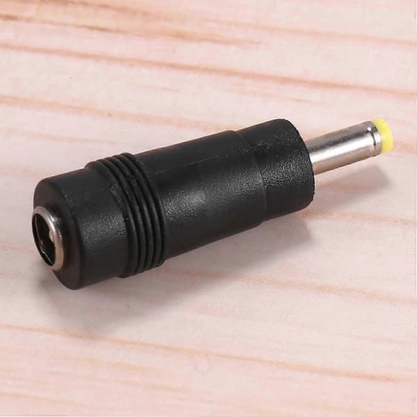 4.0x1.7 mm urosliitin - 5.5x2.1mm naarasliitin DC-virtaliitin