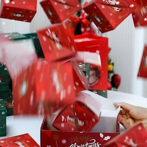 Julklappar God Jul Överraskningslåda Presentförpackning Skapar Mest Överraskande Gåva Rött Kuvert Studsande Romantisk Presentförpackning