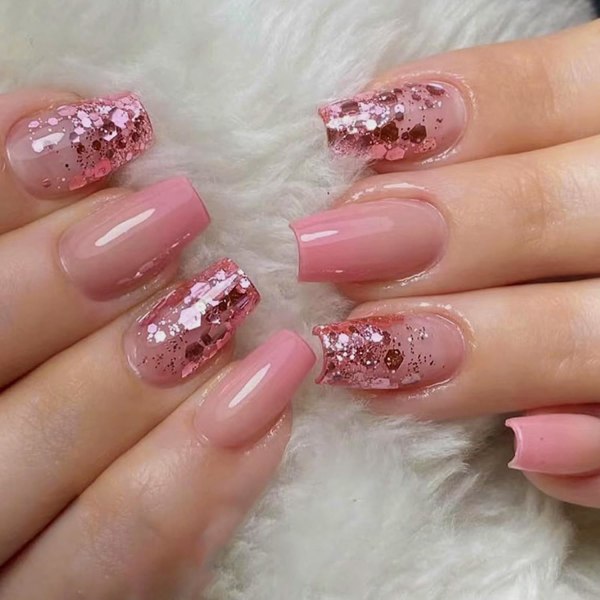 24 st pressar på naglar korta fyrkantiga, franska spetsar lösnaglar Rosa gradientlim på naglar med elegant design, glänsande glitter akryl cover
