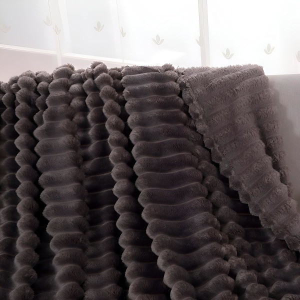 Børstet fleece-teppe, perfekt sofa- og sengeteppe 120*200CM, supermyk og koselig håndfølelse, perfekt for å varme opp for alle familiemedlemmer (mørkegrå)