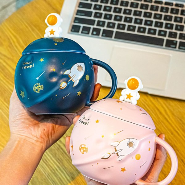 Söpö keraaminen muki kannella ja lusikalla Avaruusastronautti-kuppi Kohokuvioitu planeettamuki, kahvimuki tai kahvi, tee, maito (Pinkki)