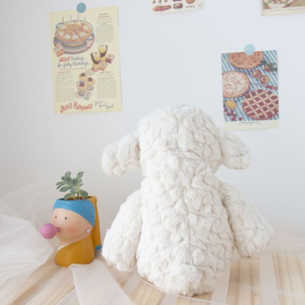 Marshmallow Lamm Plyschdjur, Total Längd 38 cm, Sitthöjd ca 24 cm