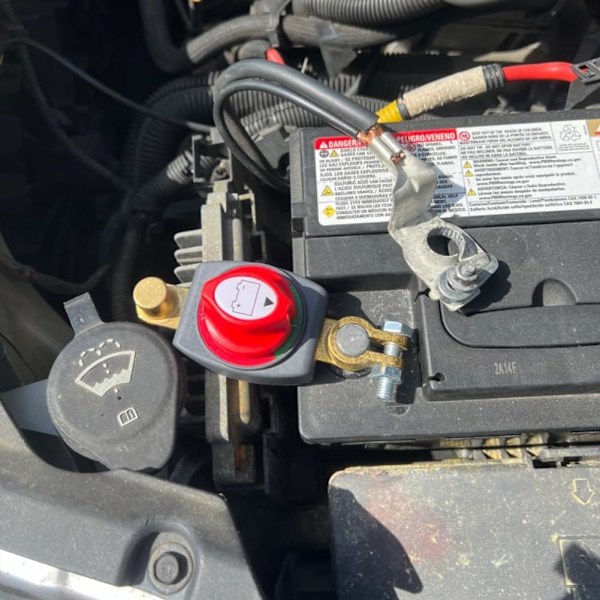 Batterifrånkopplare för toppmontering, 12-24 V Batteriströmbrytare Huvudströmbrytare Frånkopplingsisolator för Bil, Fordon, Husbil och Båt