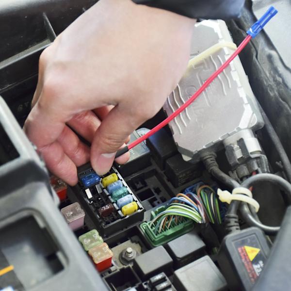 Pakke med 10 automatiske sikringsholdere 15A 32V sikringsholder med 15A blå bilsikring