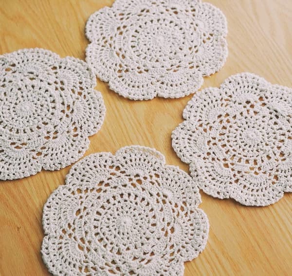 22cm spetsduk, virkad, rund spetsduk, handgjord beige