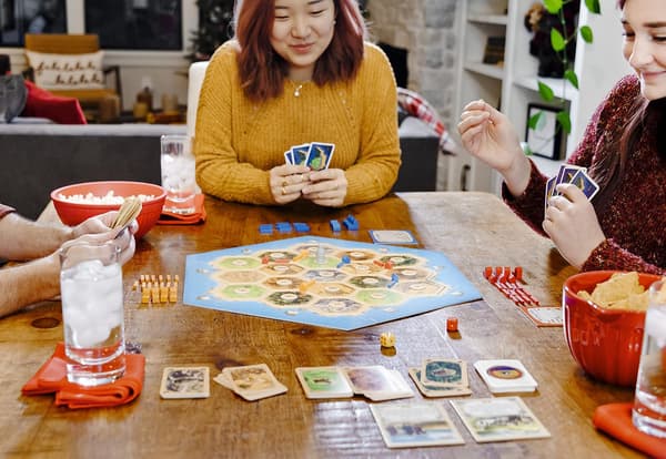 Catan Studios | Catan | Brettspill | Alder 10+ | 3-4 Spillere | 60 Minutters Spilletid